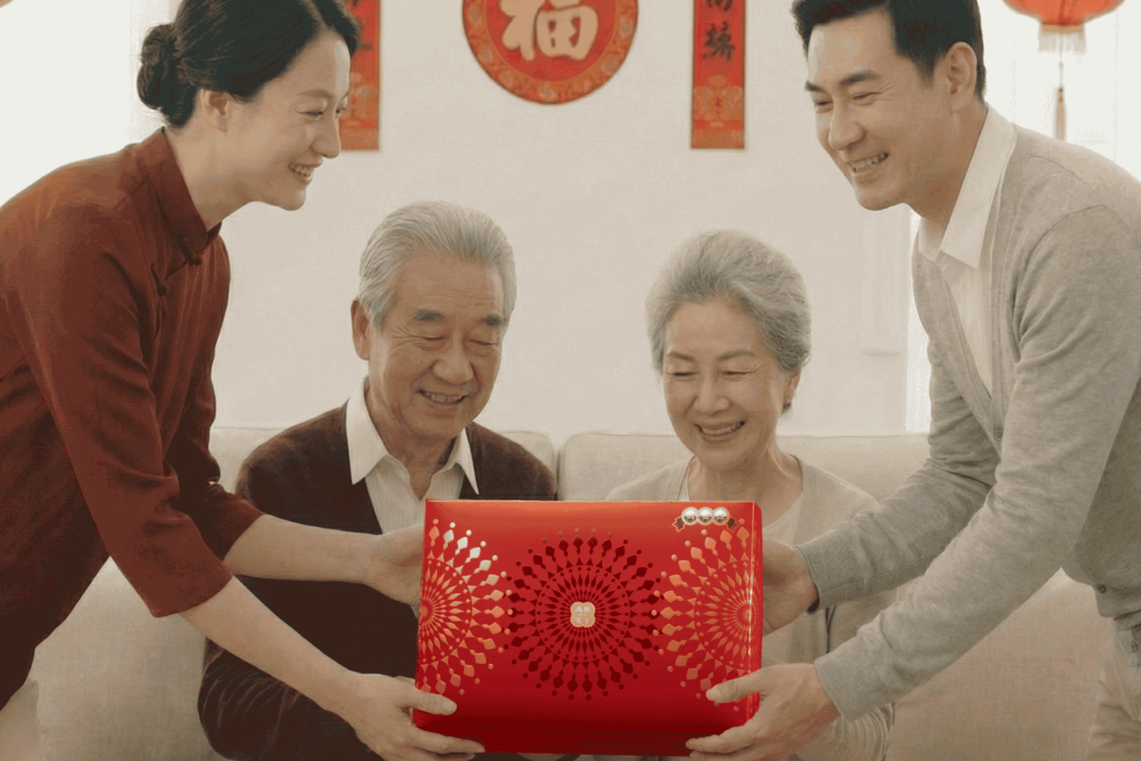 避免把禮盒描述成「很貴、很厲害」，改說「想讓您吃得開心」。