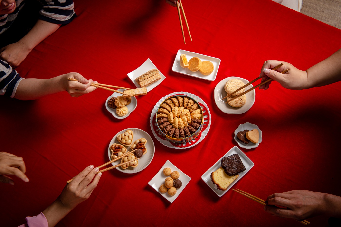 中秋禮盒要先看「它會怎麼被打開」,再看甜點或糕餅。